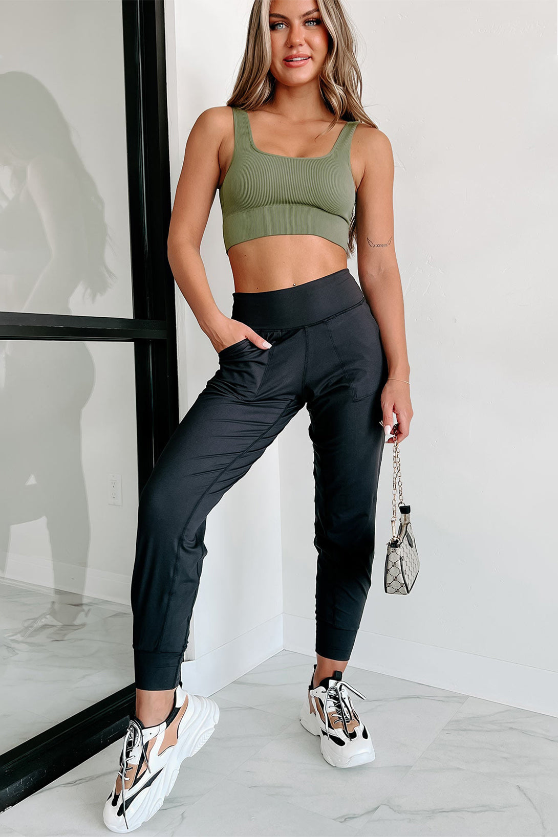 Black Exposed Seam High Waist Pocketed Joggers, Women's Butter Joggers Soft Comfy Athleisure Jogger Pants With Pockets Activewear Yoga Pants Standard & Plus Size: S-3X