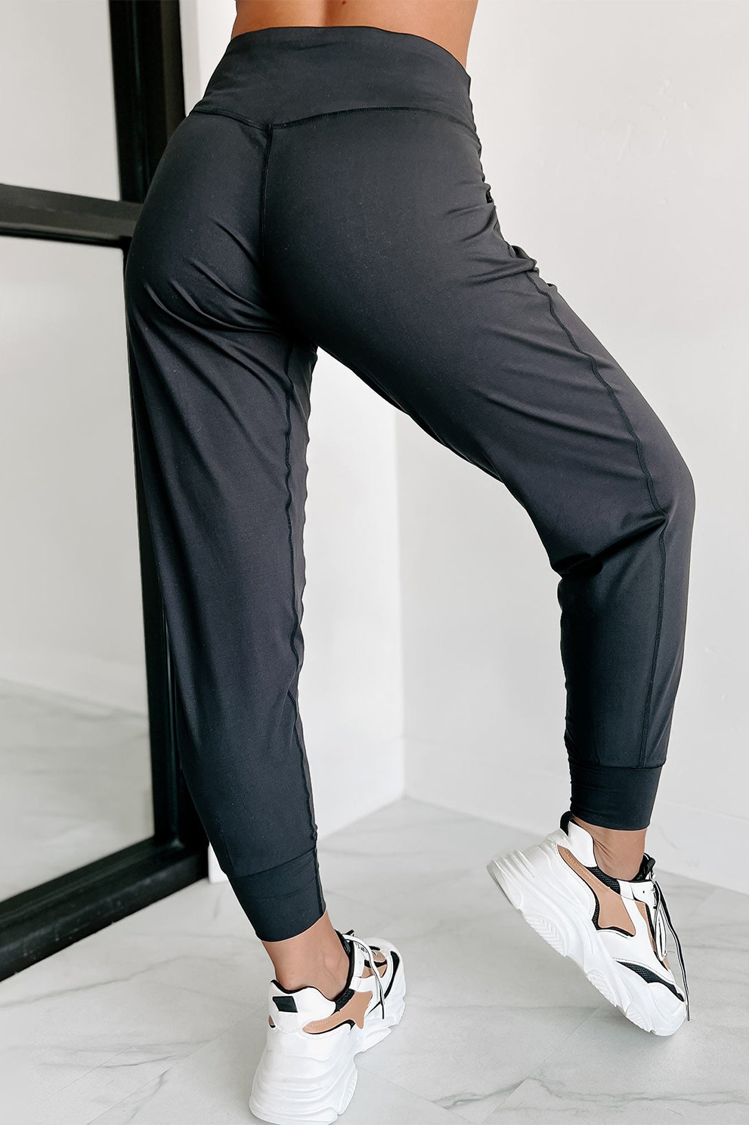 Black Exposed Seam High Waist Pocketed Joggers, Women's Butter Joggers Soft Comfy Athleisure Jogger Pants With Pockets Activewear Yoga Pants Standard & Plus Size: S-3X