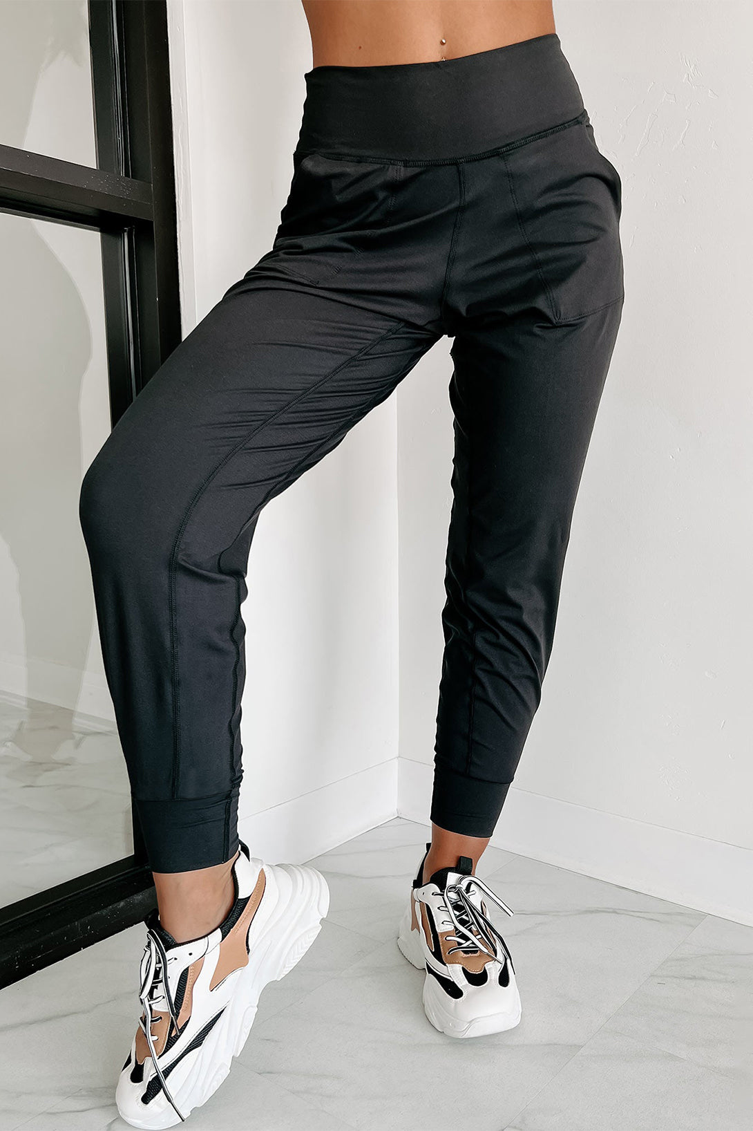Black Exposed Seam High Waist Pocketed Joggers, Women's Butter Joggers Soft Comfy Athleisure Jogger Pants With Pockets Activewear Yoga Pants Standard & Plus Size: S-3X