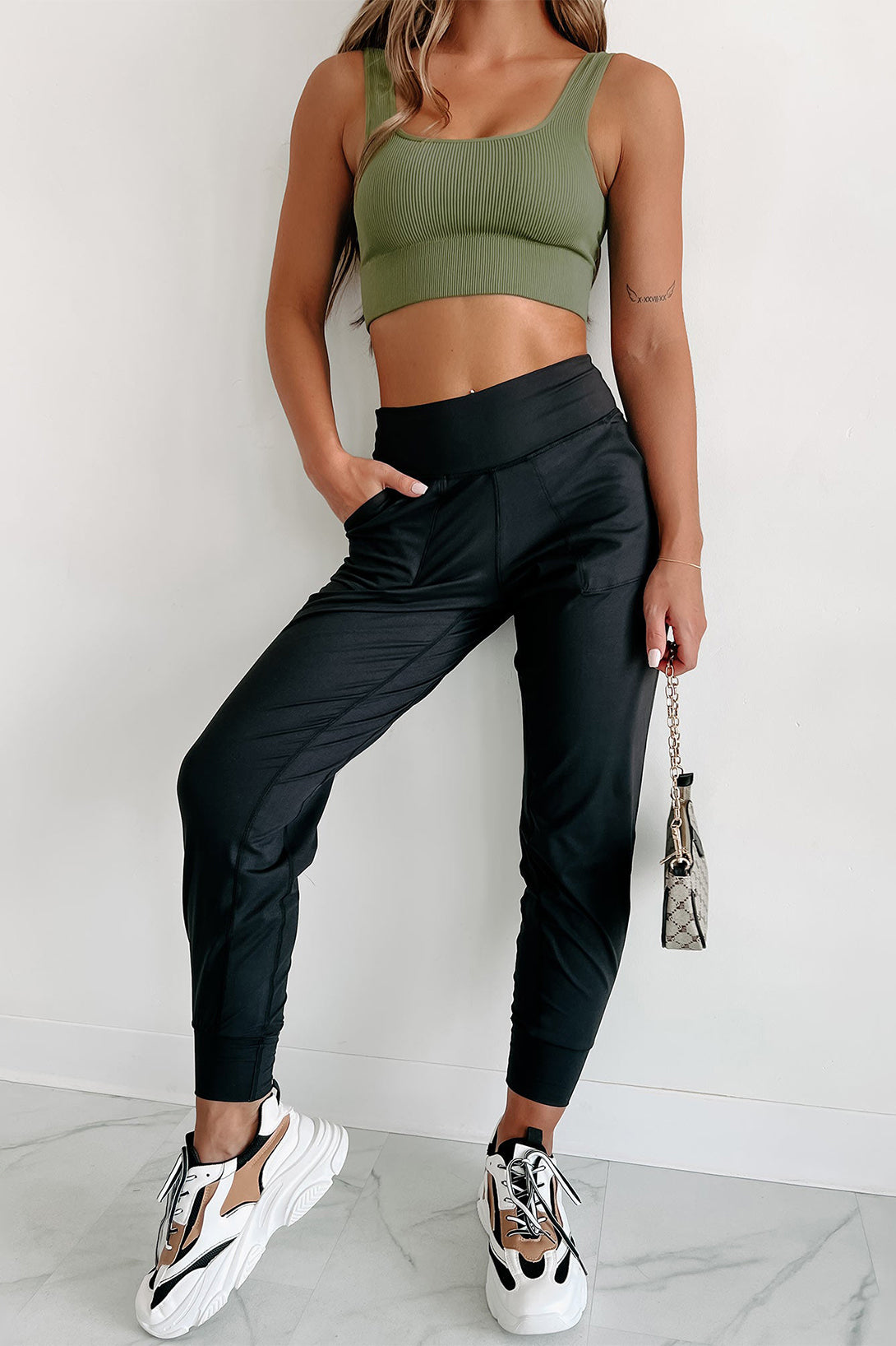 Black Exposed Seam High Waist Pocketed Joggers, Women's Butter Joggers Soft Comfy Athleisure Jogger Pants With Pockets Activewear Yoga Pants Standard & Plus Size: S-3X